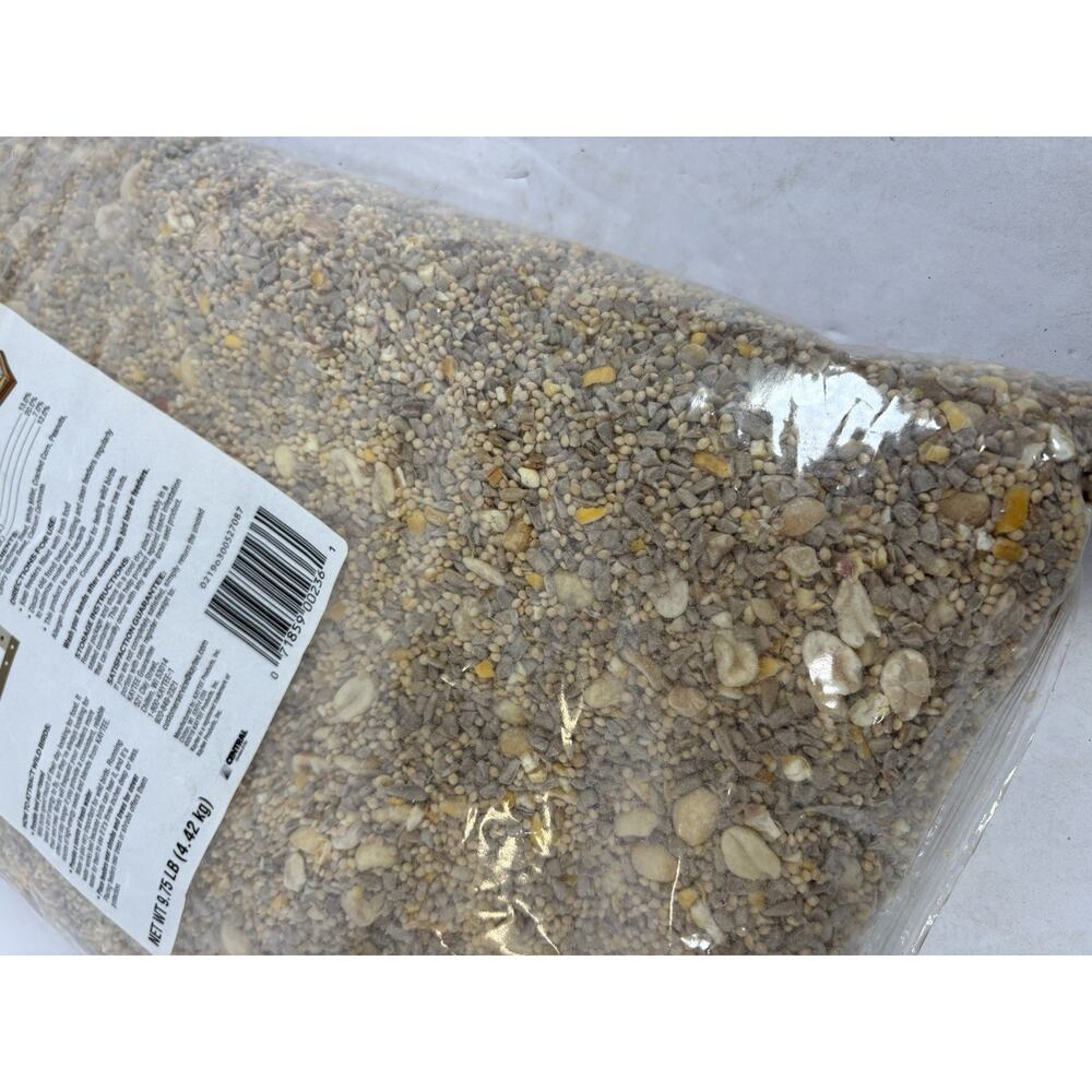 Kaytee Ultimate No Mess Wild Bird Food Seed Blend 9.75 lb Bag - Picture 4 of 4